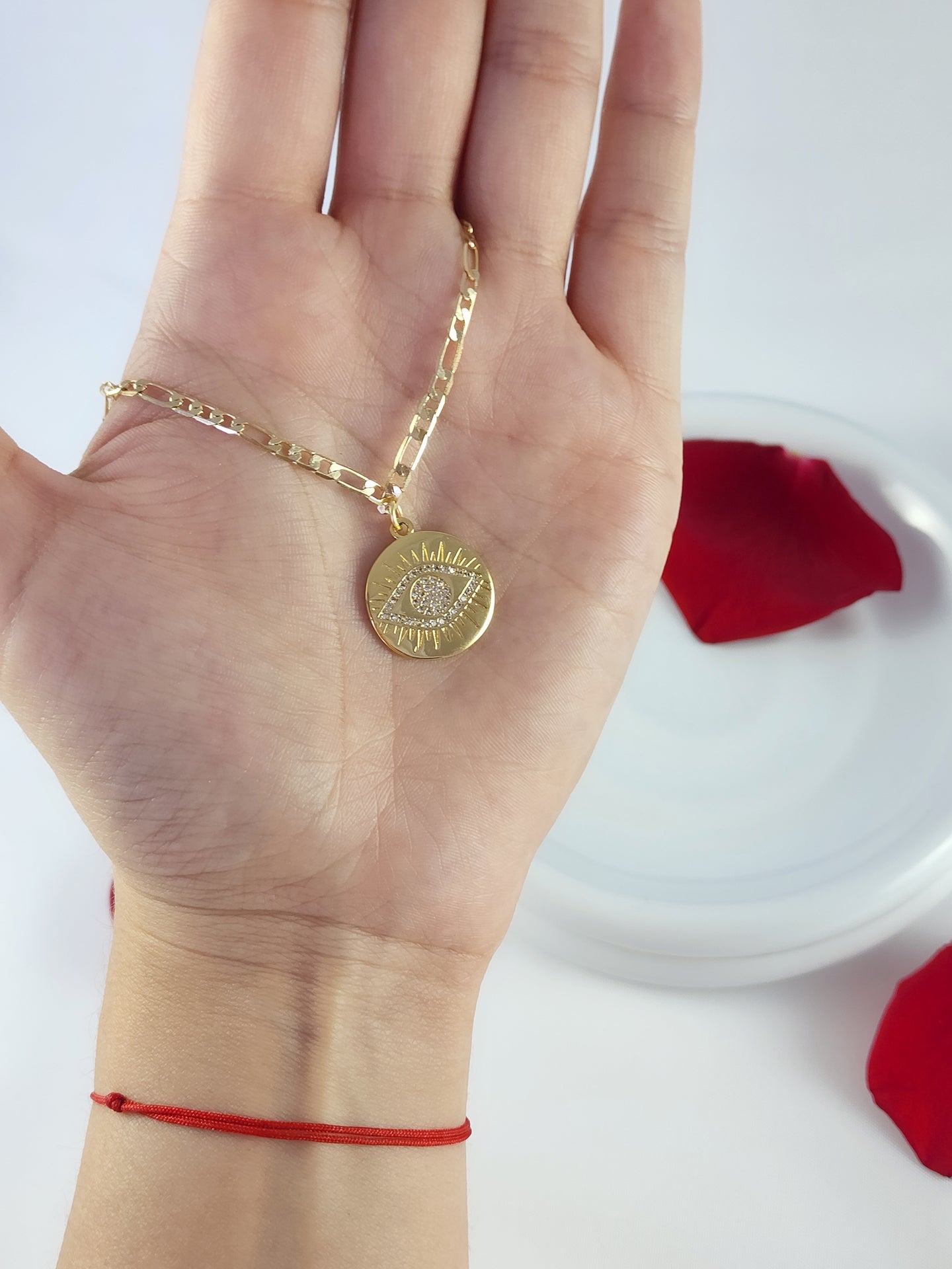 Ojito medallon Chain